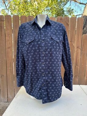 Vintage Ely Cattleman snap button men's shirt size Medium, blue.